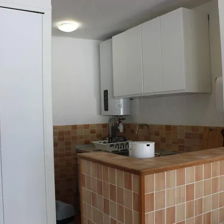 Villa T2 Climatisé à 2 Minutes De La Du Pont Tournant - 4branr *