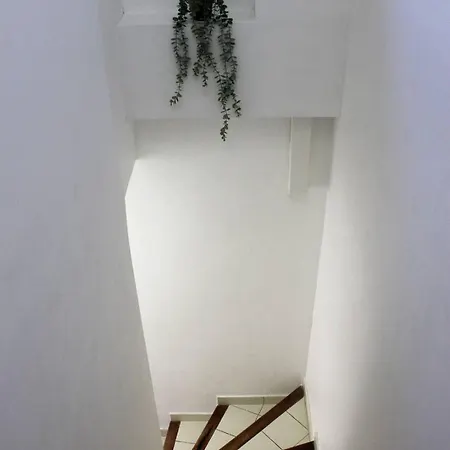 Villa T2 Climatisé à 2 Minutes De La Du Pont Tournant - 4branr